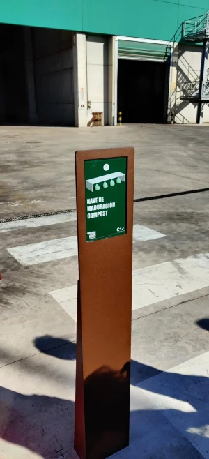 Totem señalética Campañas creativas y de divulgación de Comunicación ambiental